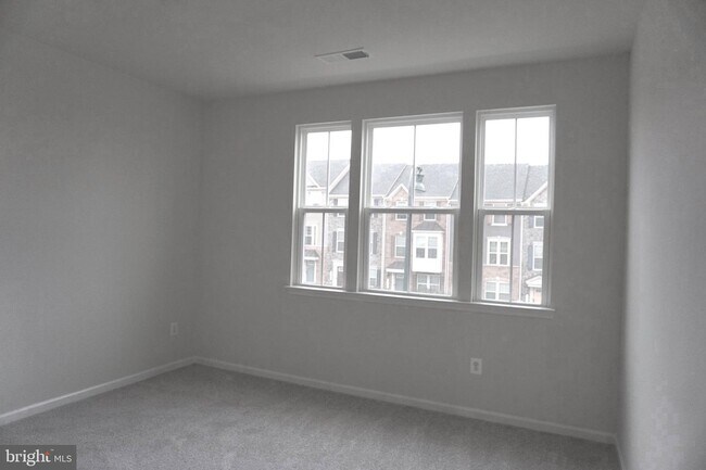 Building Photo - 22222 Broadway Ave