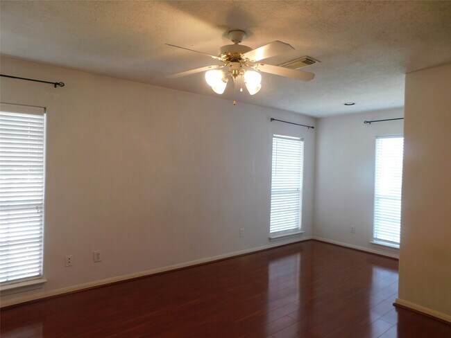 Building Photo - 2710 Grants Lake Blvd