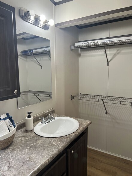 Building Photo - 5214 Guthrie St