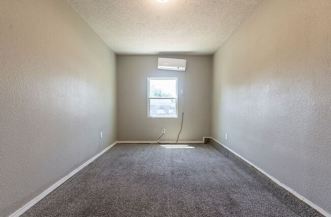 Building Photo - Rent to Own in Midwest City!