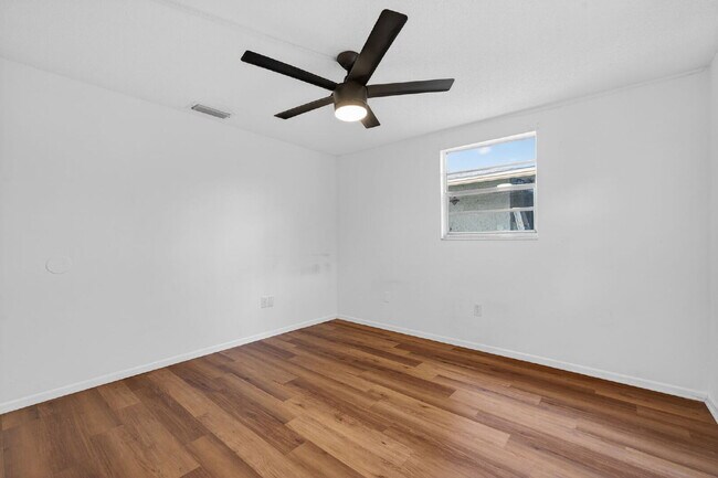 Building Photo - Beautiful 2 Bedroom, 2 Bathroom, 1 Car Garage home for rent.