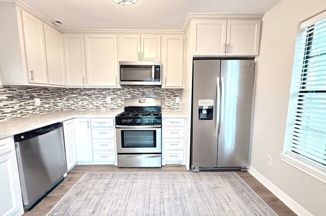 Building Photo - 808 E 32nd St