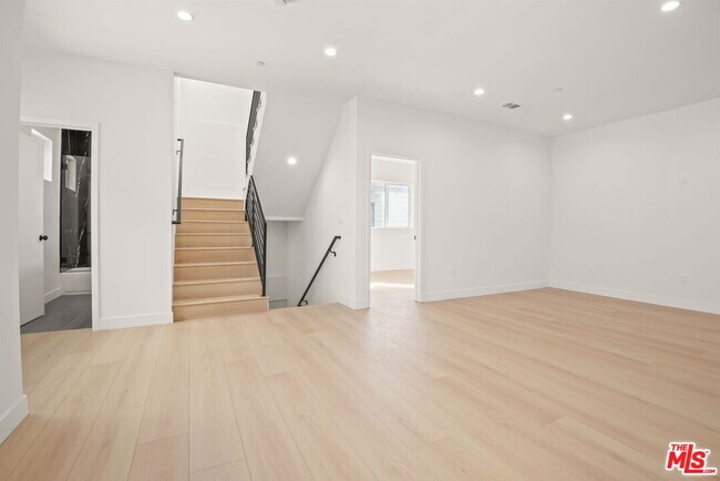 Building Photo - 1709 Burnside Ave