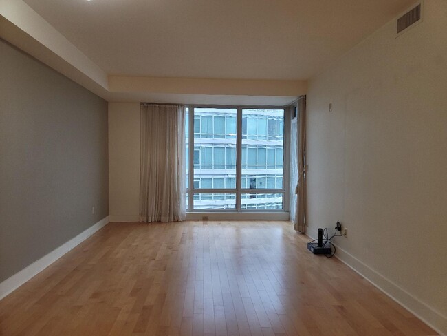 Building Photo - 1 Bedroom Harborside Condo - $500 off firs...