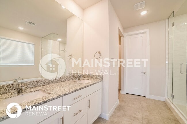 Building Photo - 8615 S 69th Ln