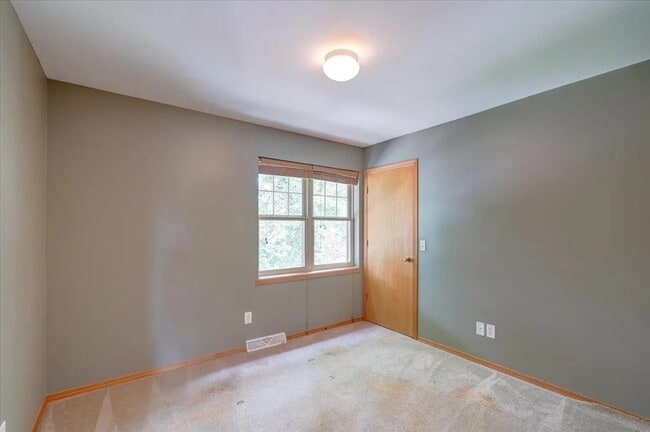 Building Photo - 1406 Dewberry Dr