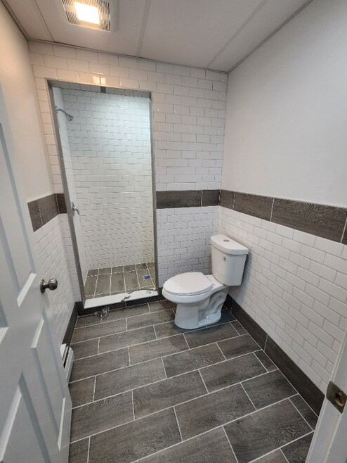 Building Photo - 151 S Main St