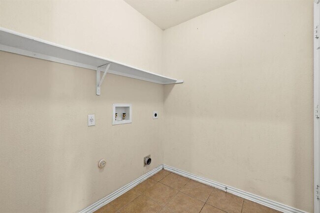 Building Photo - 2421 Chimney Rock Rd