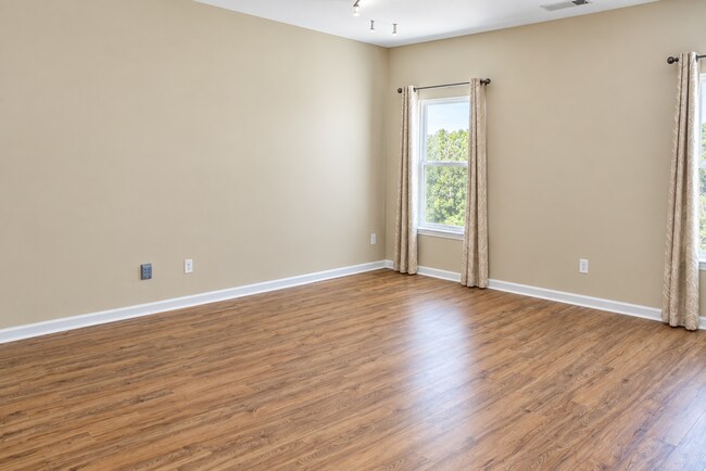 Building Photo - 1635 Donovans Rdg NW