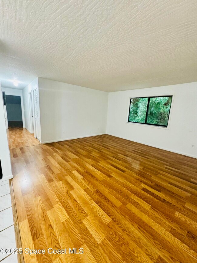 Building Photo - 2160 Forest Knoll Dr NE
