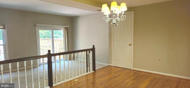 Building Photo - 5676 Ridge View Dr