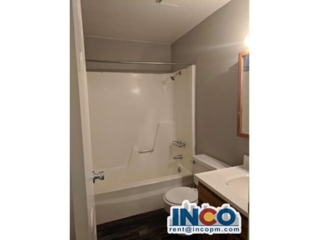 Building Photo - 14069 E Jewell Ave