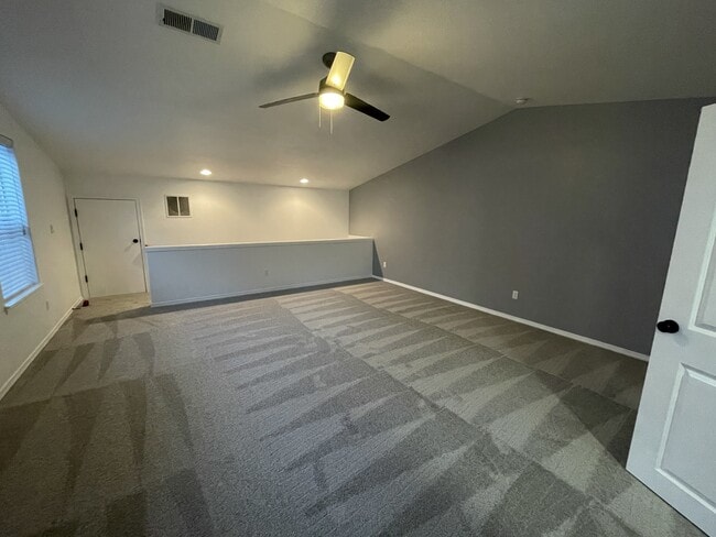 Building Photo - 13556 SE Steele St