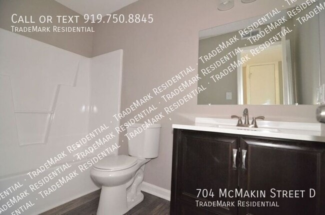 Building Photo - 704 McMakin St