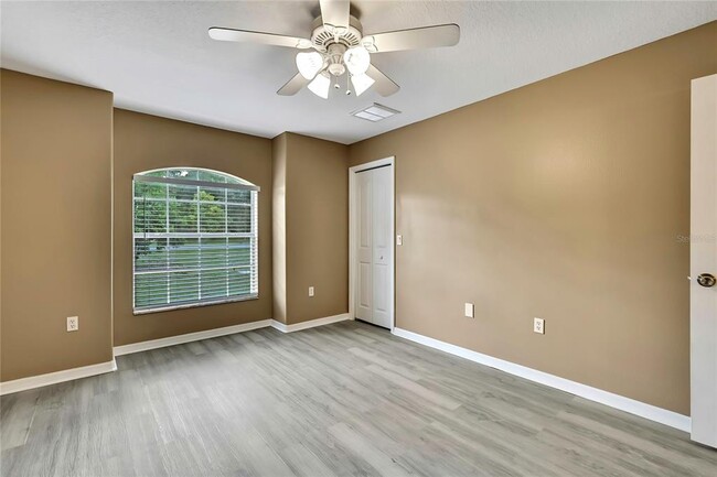 Building Photo - 12320 Papercraft Ave