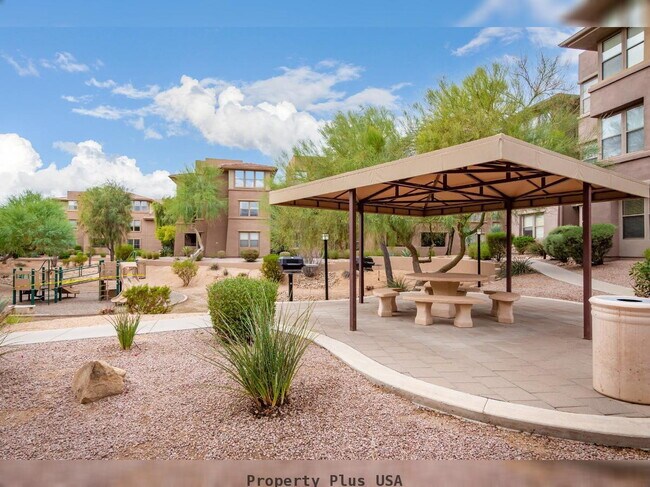 Building Photo - "Unique 3-Bed, 2-Bath Condo with 2 car attached garage located in Prime Scottsdale Location!"