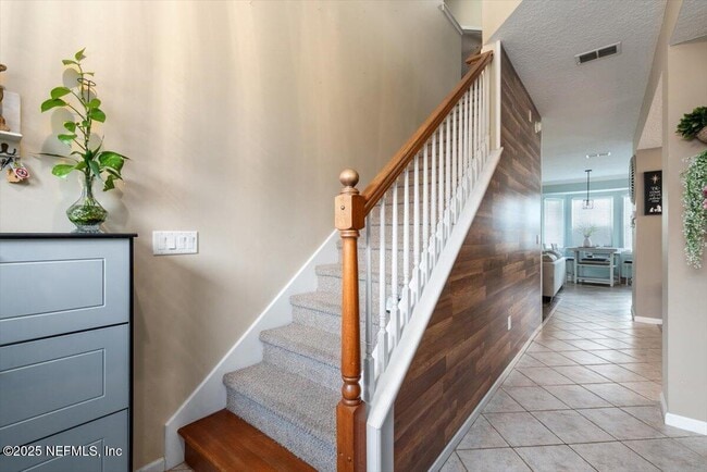 Building Photo - 612 Chestwood Chase Dr