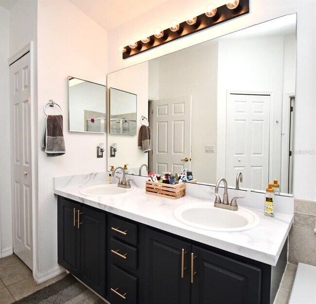Building Photo - 2634 Gold Dust Cir