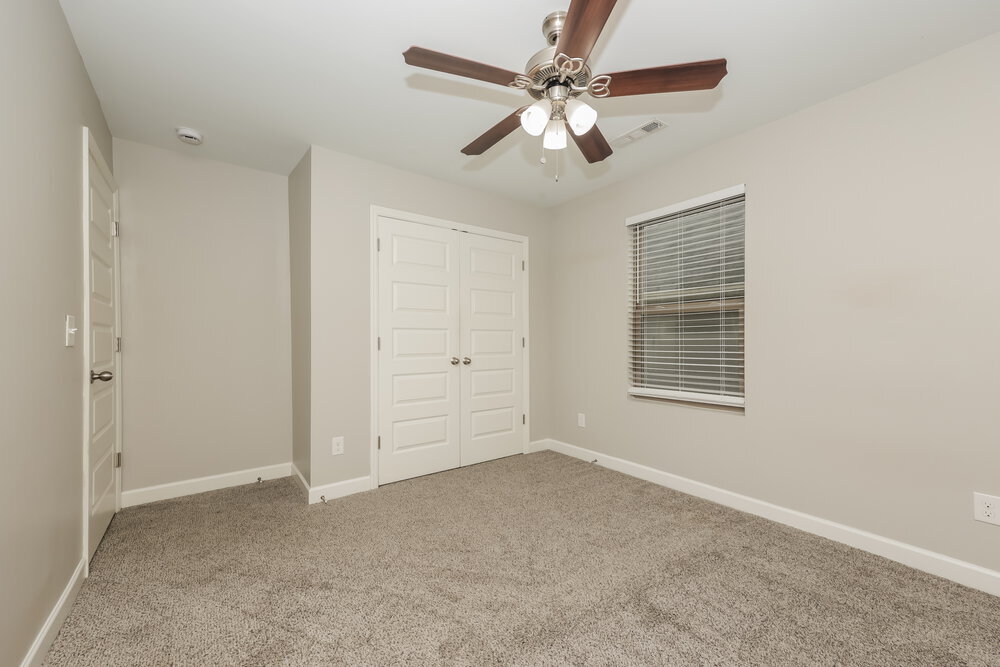 Building Photo - 2237 Dale View Dr