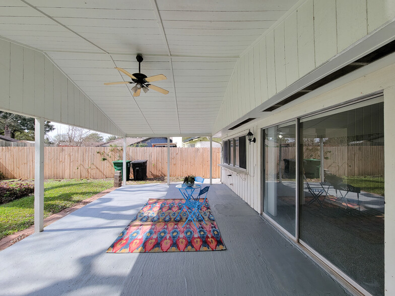 Fabulous covered patio - 9123 Tooley Dr