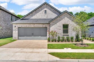 Building Photo - 3609 San Clemente Dr