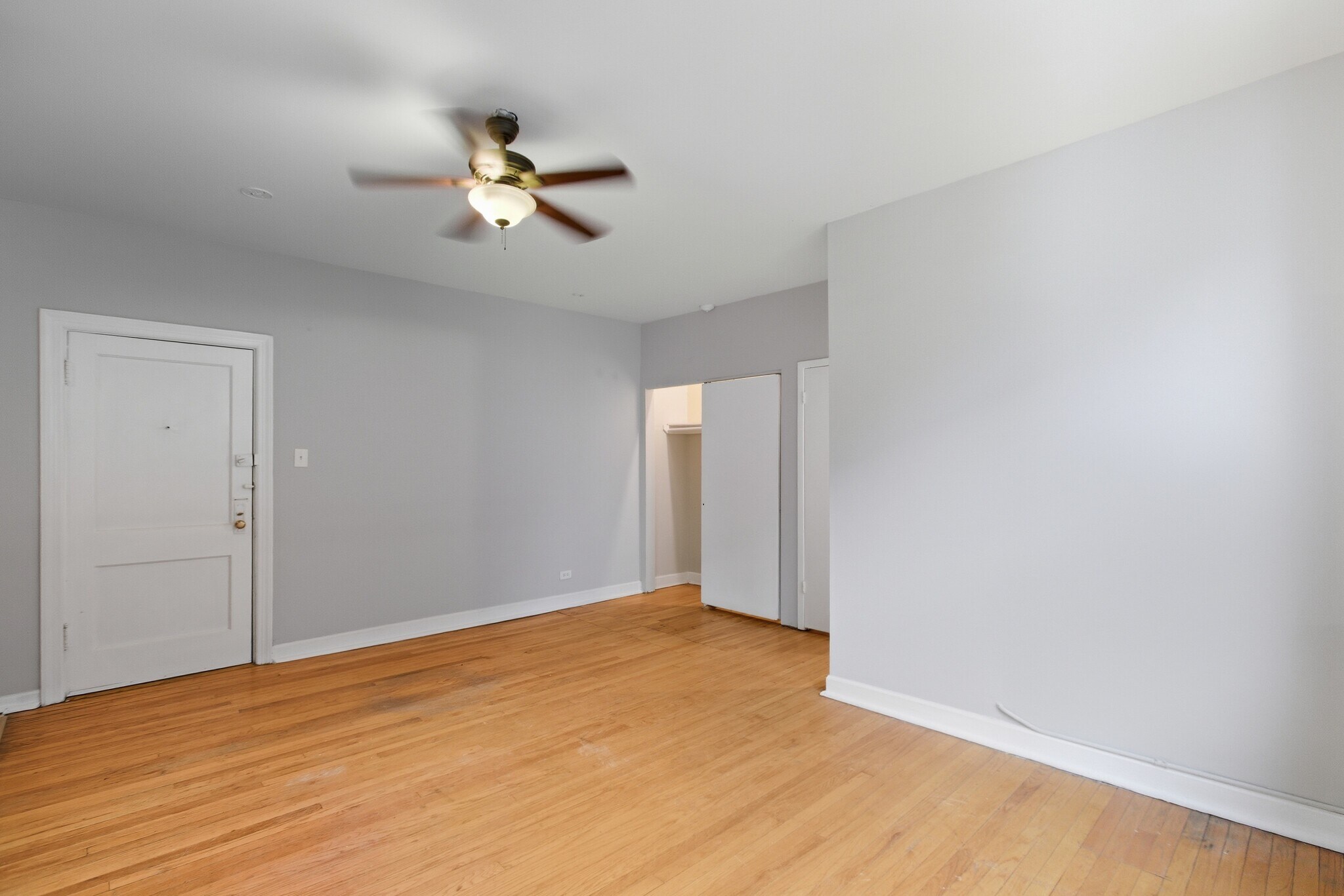 Building Photo - 1050 W George St