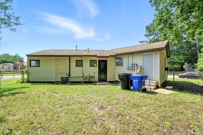 Building Photo - 219 Avondale Rd