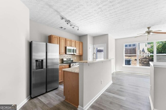 Building Photo - 6604 Splashwater Dr