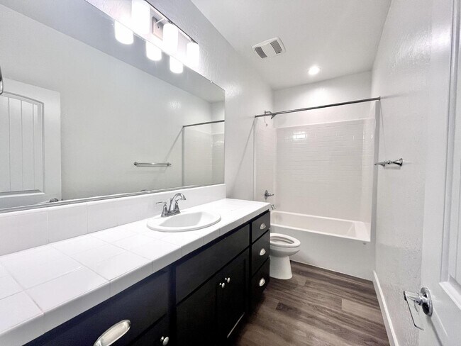 Building Photo - 377 Traverse Dr S