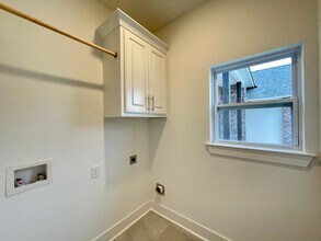 Building Photo - 25279 Burlington Dr
