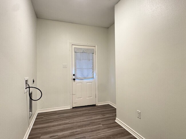 Building Photo - 13209 County Rd 499