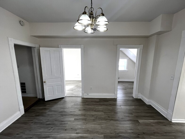 Building Photo - 9613 S Ave N