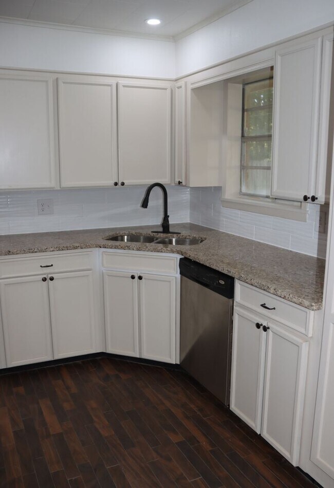 Building Photo - Newly Remodeled Single-Family Home