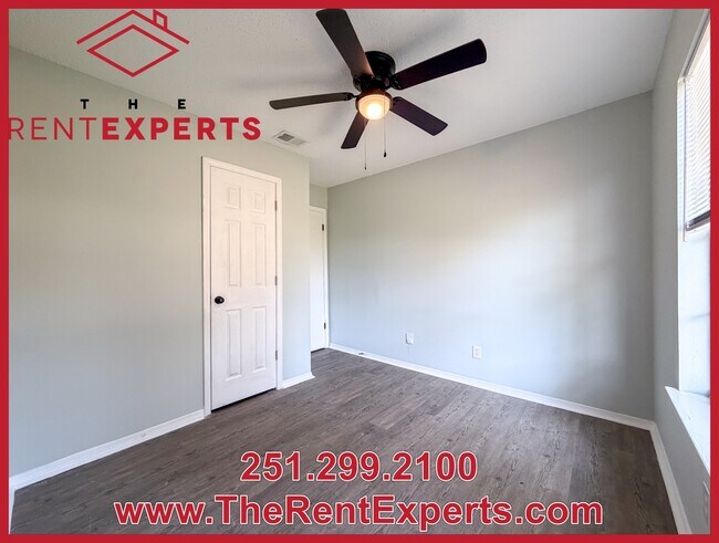 Building Photo - 784 Trailwood Dr E