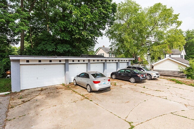 Building Photo - 135 Commonwealth Ave