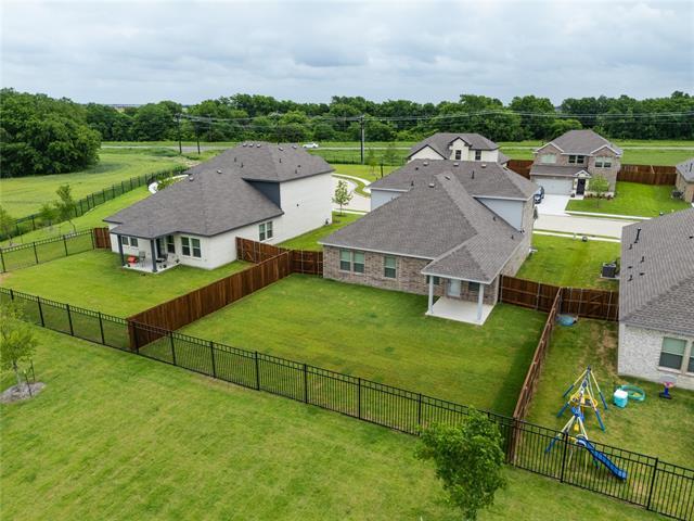 Building Photo - 2234 Maple Ridge Dr