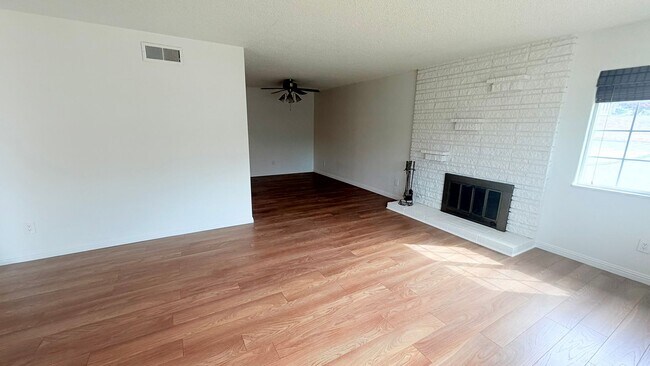 Building Photo - 22684 Minona Dr