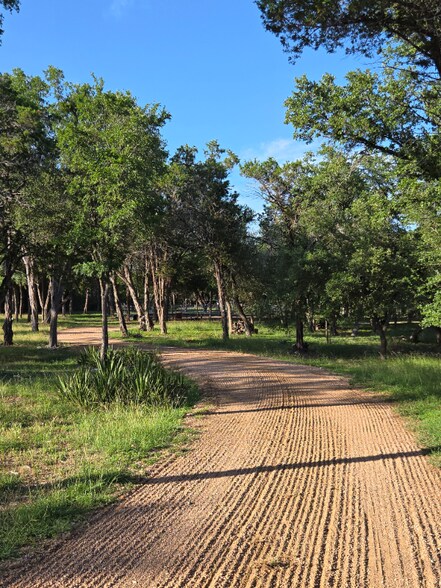 Building Photo - 606 Blessing Ranch Rd