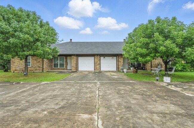 Building Photo - 513 Signal Hill Ct S