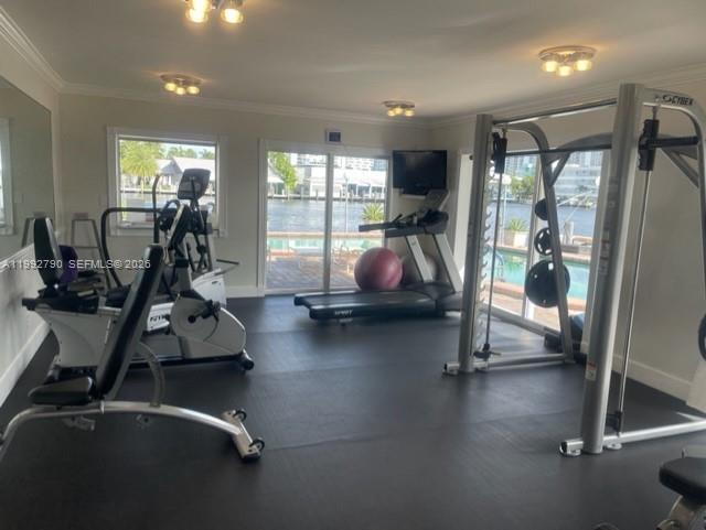 Building Photo - 2900 NE 30th St