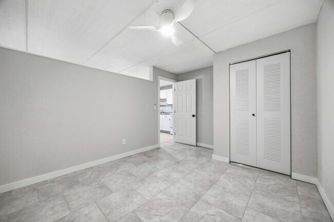 Building Photo - 421 Grapefruit Ave