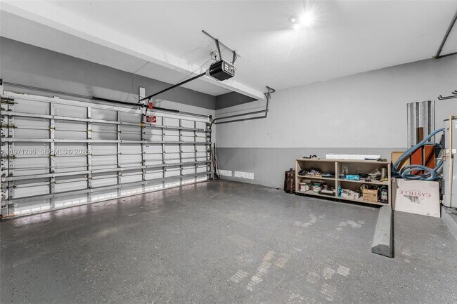 Building Photo - 239 SE 31st Terrace