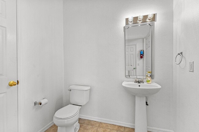 Building Photo - Perfect 4BR two story home with a Pool & Near Disney