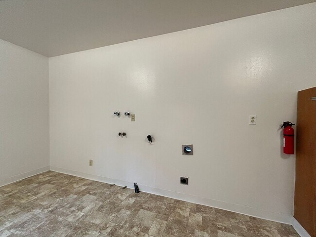 Building Photo - sw114th