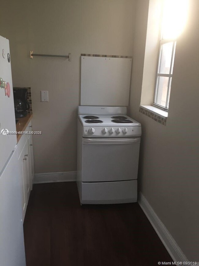 Building Photo - 605 Euclid Ave