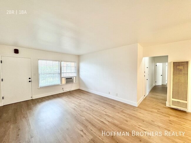 Building Photo - 1411 S Van Ness Ave