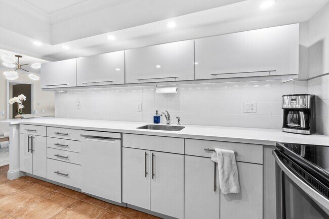 Building Photo - 3450 S Ocean Blvd