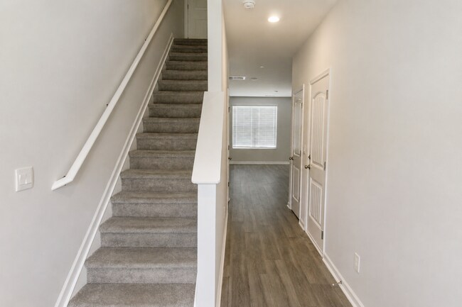 Building Photo - 212 Dale Mires Ln