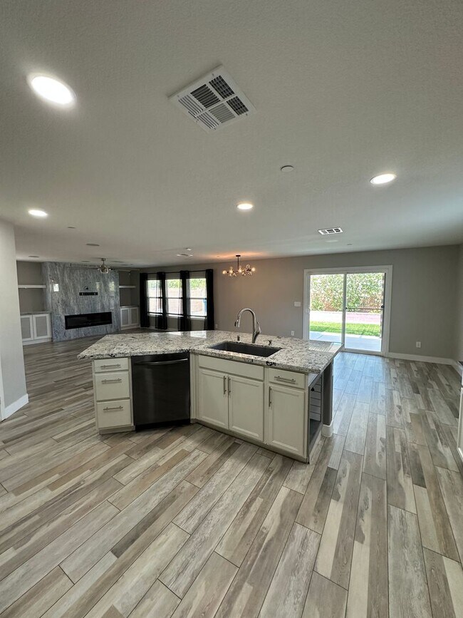 Building Photo - 7758 Meng Ct