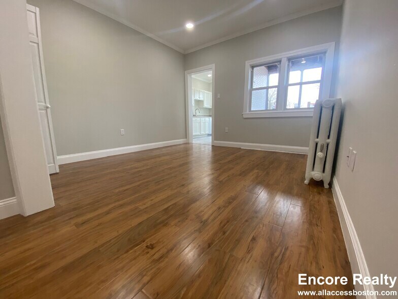 Primary Photo - 33 Highgate St